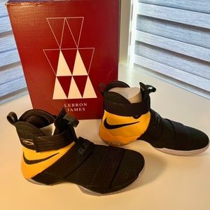 Brand New Men’s Lebron Soldier 10 Basketball Shoes Size 13